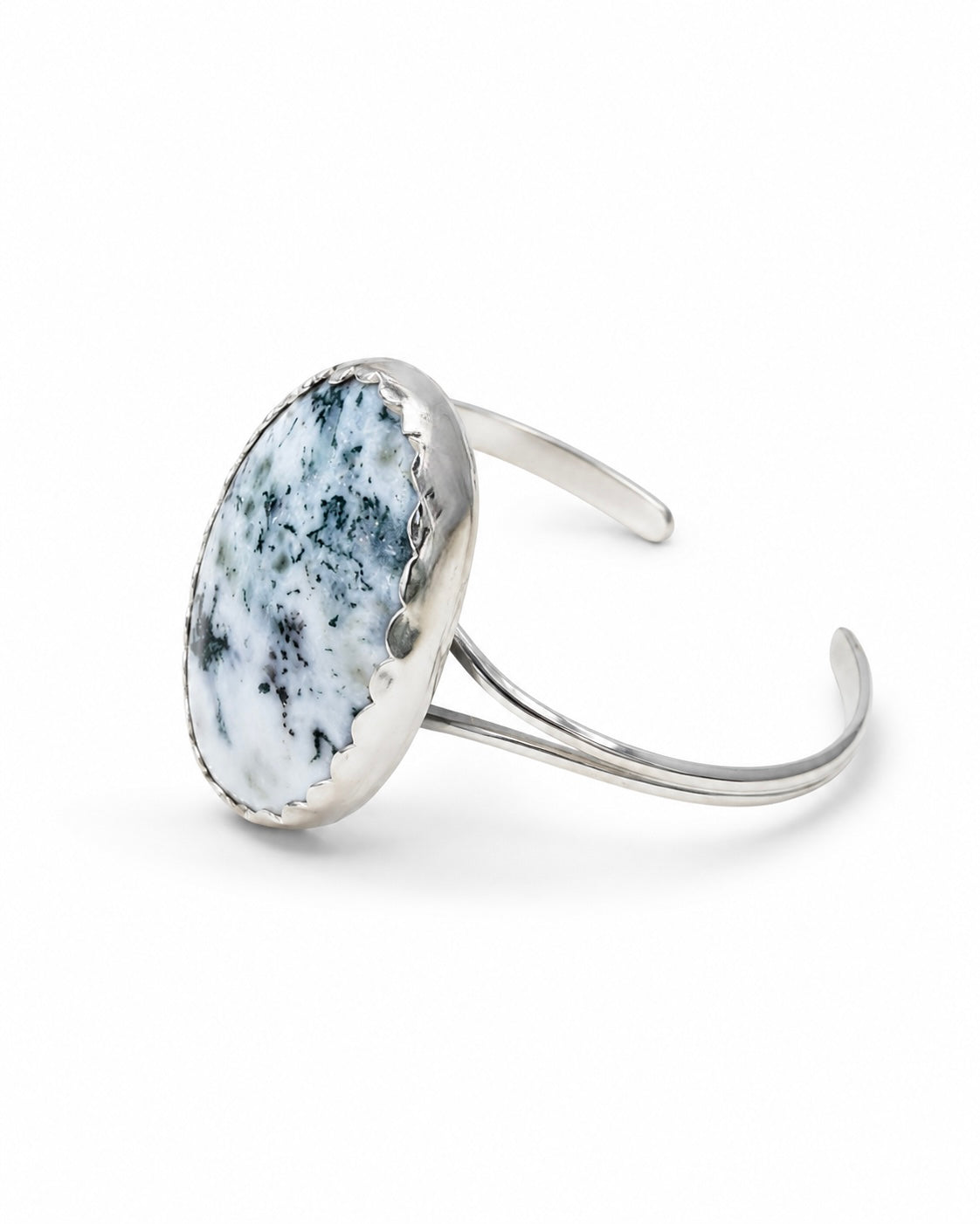 Amaya - pulsera cuff de ágata dendrítica ovalada, vista lateral