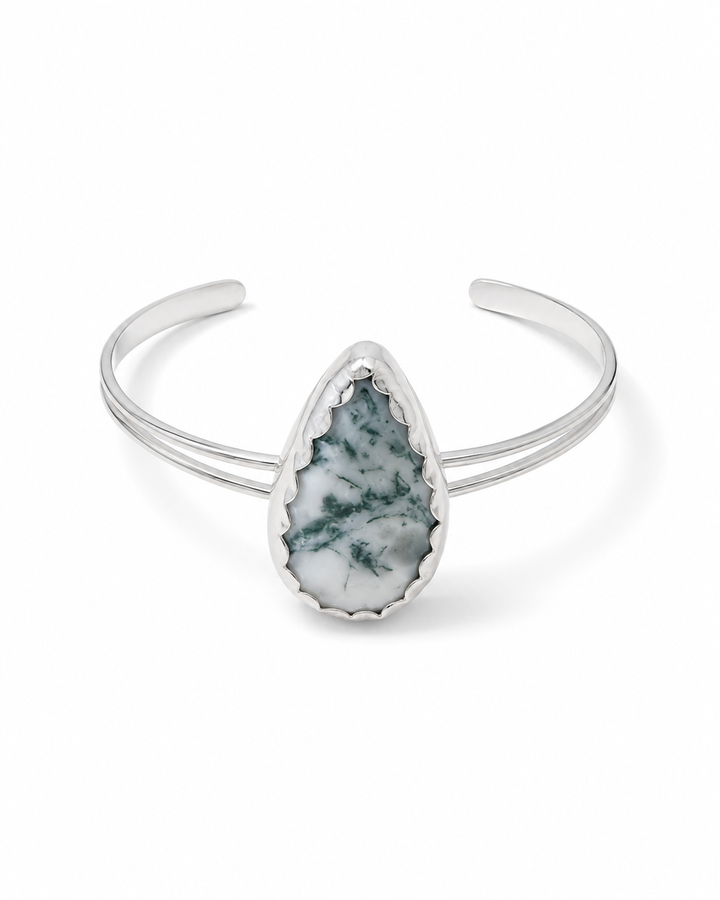 Naira - vista completa de la pulsera cuff de doble banda abierta