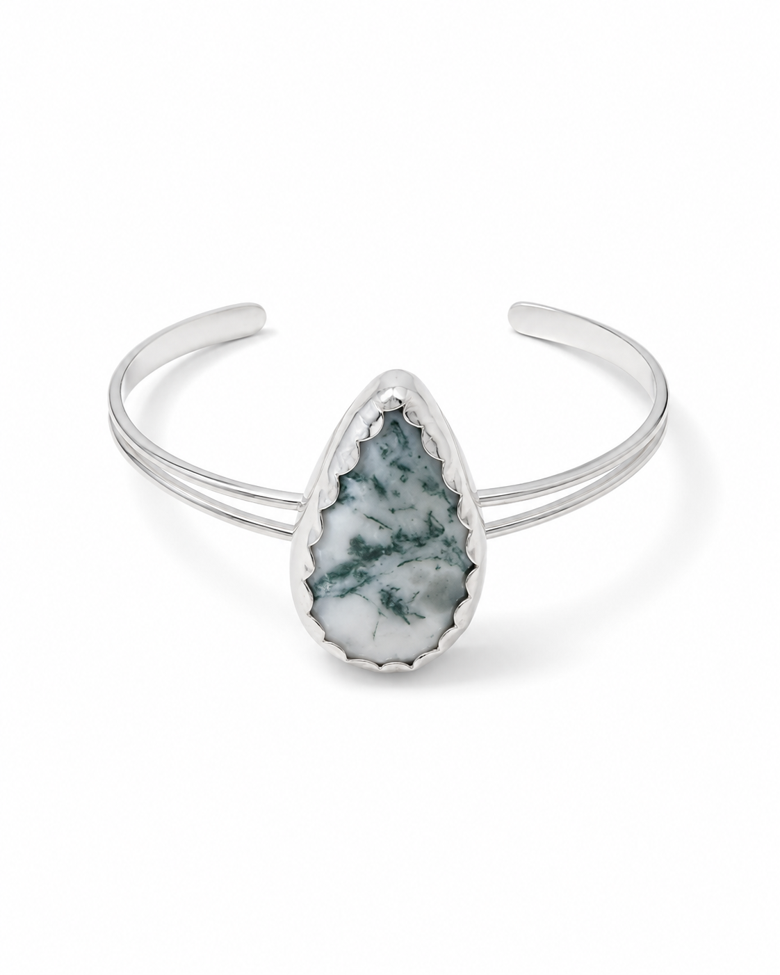Naira - vista completa de la pulsera cuff de doble banda abierta